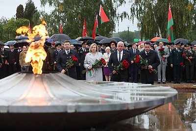 Единство - залог мира и движения вперед. Праздничное торжество в Гродно объединило все поколения жителей региона