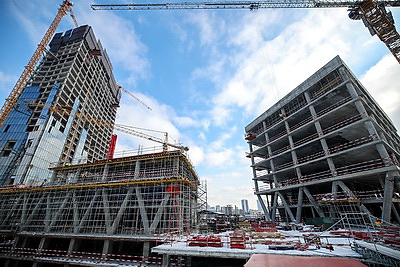 Кухарев посетил строительную площадку \"Газпром центра\" и нового корпуса 6-й ГКБ