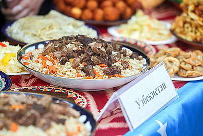 По-восточному ярко и по-белорусски гостеприимно. В ГрГУ им. Я. Купалы отметили Навруз