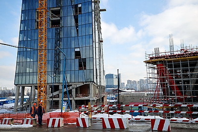 Кухарев посетил строительную площадку \"Газпром центра\" и нового корпуса 6-й ГКБ