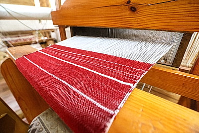 Дизайнерский наряд с кодом предков. Костюмы Малоритского строя вписались в современный гардероб