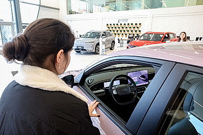 Белорусы все чаще выбирают электромобили. Что интересного предлагают на отечественном рынке