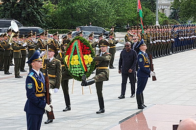 Президент Ганы Джон Драмани Махама с официальным визитом посещает Беларусь