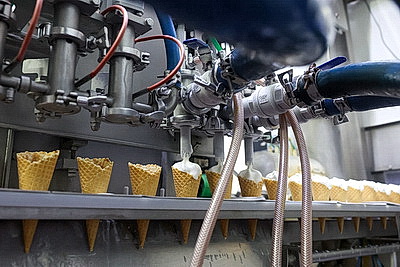 Загадка могилевского пломбира: как делают мороженое, любимое с детства