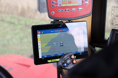 В Лунинецком районе завершили сев зерновых и приступили к травам