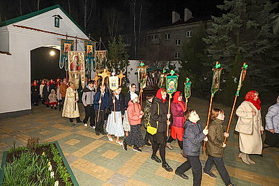 Православные верующие отмечают Пасху