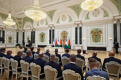 Лукашенко и Мирзиёев подписали Декларацию об установлении стратегического партнерства Беларуси и Узбекистана