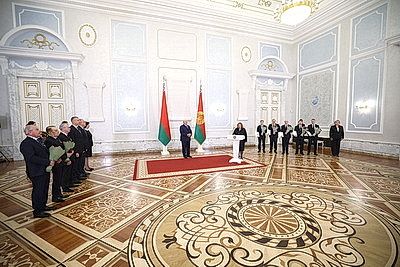 Лукашенко привел к присяге судей Конституционного и Верховного судов