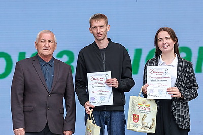 Мемориальную доску Ивану Чигринову, мурал с изображениями знаменитых земляков открыли в Костюковичах
