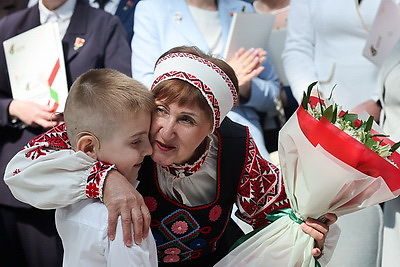 В съезде партии \"Белая Русь\" участвуют около 600 делегатов со всей страны