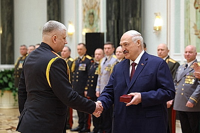 Праздник тех, кто является оплотом мира и стабильности. Лукашенко про День защитников Отечества и ВС