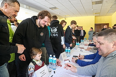 Легенды хоккея провели мастер-класс для юных игроков ХК \"Брест\"