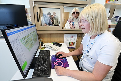 \"Ждала полтора часа\". Как на старте продаж разлетались билеты на \"Славянский базар\"