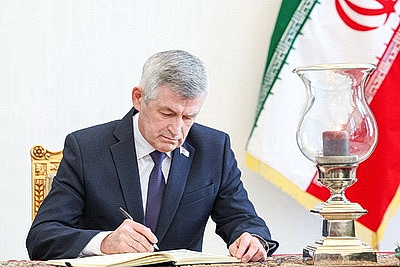 В книге соболезнований в посольстве Ирана в Беларуси продолжают оставлять записи