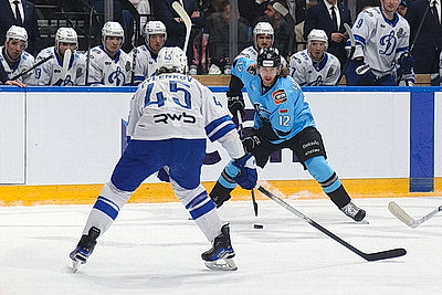 Минские динамовцы обыграли московских одноклубников на старте плей-офф КХЛ