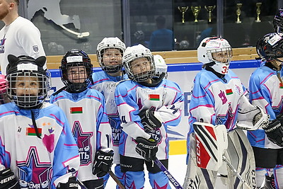 В хоккей играют не только мужчины. Всемирный женский хоккейный матч прошел в Минске