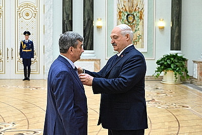 Лукашенко в преддверии священного праздника Дня Победы вручил государственные награды