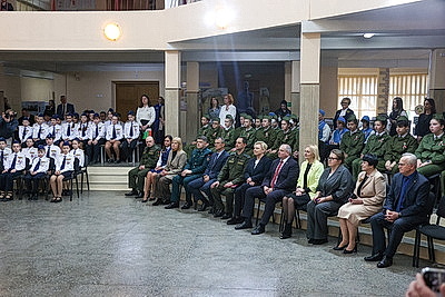 \"Воспитать внутренний стержень\". Чему научат школьников в новом военно-патриотическом клубе \"АрмАдА\"