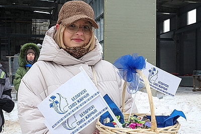 Мороз не страшен. На помощь строителям технопарка в Минске поспешил \"Васильковый патруль\" БСЖ