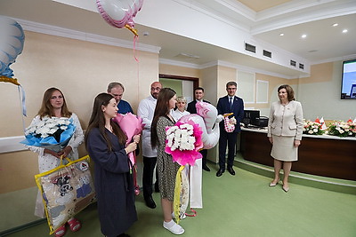 В Беларуси поздравили мам, родивших в День Независимости
