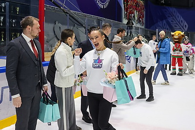 В хоккей играют не только мужчины. Всемирный женский хоккейный матч прошел в Минске