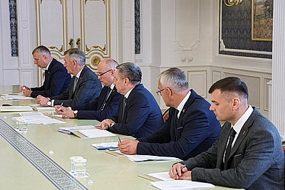 Лукашенко собрал совещание по отдельным вопросам социально-экономического развития