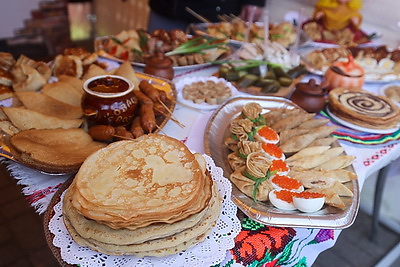С размахом, звучно и вкусно. Как отпраздновали Масленицу жители Берестовицкого района