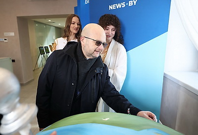 Иностранные дипломаты заговорили на мове. Глава МИД Рыженков встретил их в историческом месте Минска