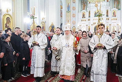 Православные верующие отмечают Пасху