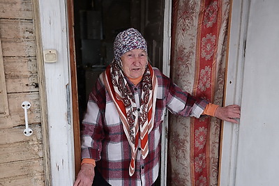 Помогают пожилым и чистят территории. К уборке снега присоединилась молодежь