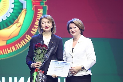 Профессия помогать. В Минске наградили лучших работников соцзащиты