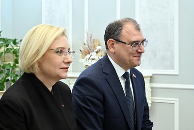 Президенты Беларуси и Мьянмы накануне официальных переговоров встречаются в неформальной обстановке