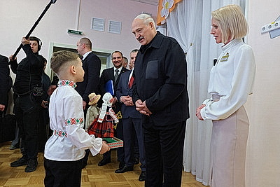 Пример райцентра с развитой социальной инфраструктурой. Что Лукашенко показали в Петрикове