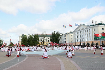 В Бресте прошел митинг, посвященный государственным символам Беларуси