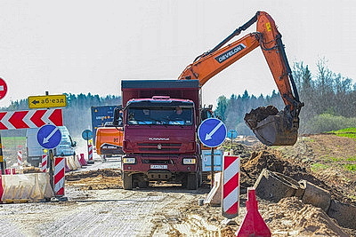 В Лепельском районе идет реконструкция автодороги Р46