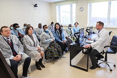 Парламентская делегация Зимбабве посетила РНПЦ \"Мать и дитя\" и МТЗ