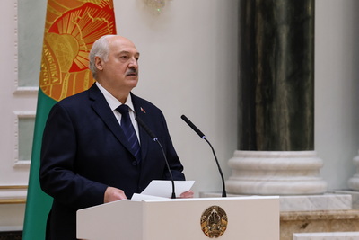 Лукашенко в преддверии Дня народного единства вручил госнаграды заслуженным представителям различных сфер
