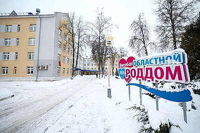 В Витебске поздравили мам, родивших первых в 2026 году детей