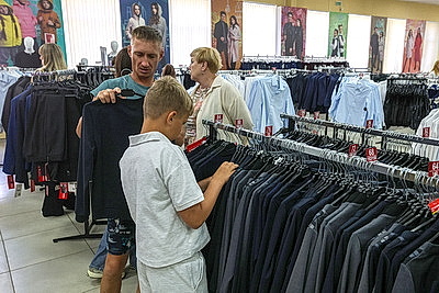Коллекцию школьной формы ОАО \"Славянка\" представили в Бобруйске