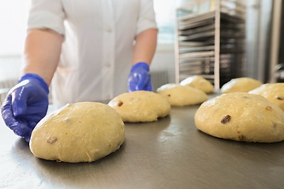 Минские хлебопеки предлагают широкий ассортимент пасхальных куличей