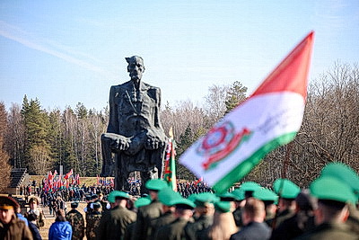 \"Пусть скорбь и печаль обернутся в мужество ваше и силу\". В Хатыни проходит всенародная вахта памяти