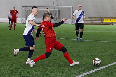 Товарищеский футбольный матч сыграли сборная Следственного комитета и команда \"Родина\"