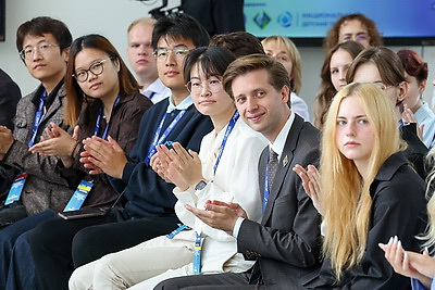 Способность превращать знания в действия. Снопков встретился с молодыми аналитиками