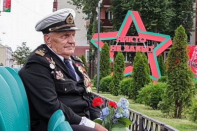 С благодарностью за мир. Торжественное шествие в День Независимости объединило более 20 тыс. жителей и гостей Гомеля