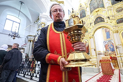Благодатный огонь от гроба Господня доставили в Минск