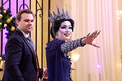 \"Хотя бы на миг почувствовать себя Золушкой, пусть и взрослой\". Большой театр встретил старый Новый год