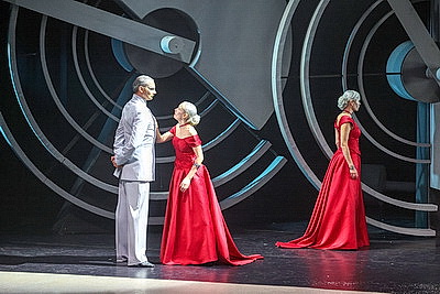 Орловский театр \"Свободное пространство\" представил на театральном форуме \"M.@rt.контакт\" спектакль \"Анна. Сны\"