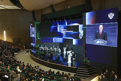 \"Индустрия 5.0: Сила взаимодействия\". Турчин принял участие в пленарной сессии цифрового форума в Казахстане