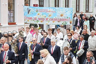 Необычный парад колясок в преддверии Дня защиты детей прошел в Гродно