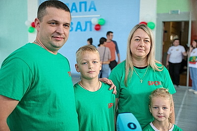 Семейные сборные Гомельской области борются за победу в проекте \"Папа-зал\"